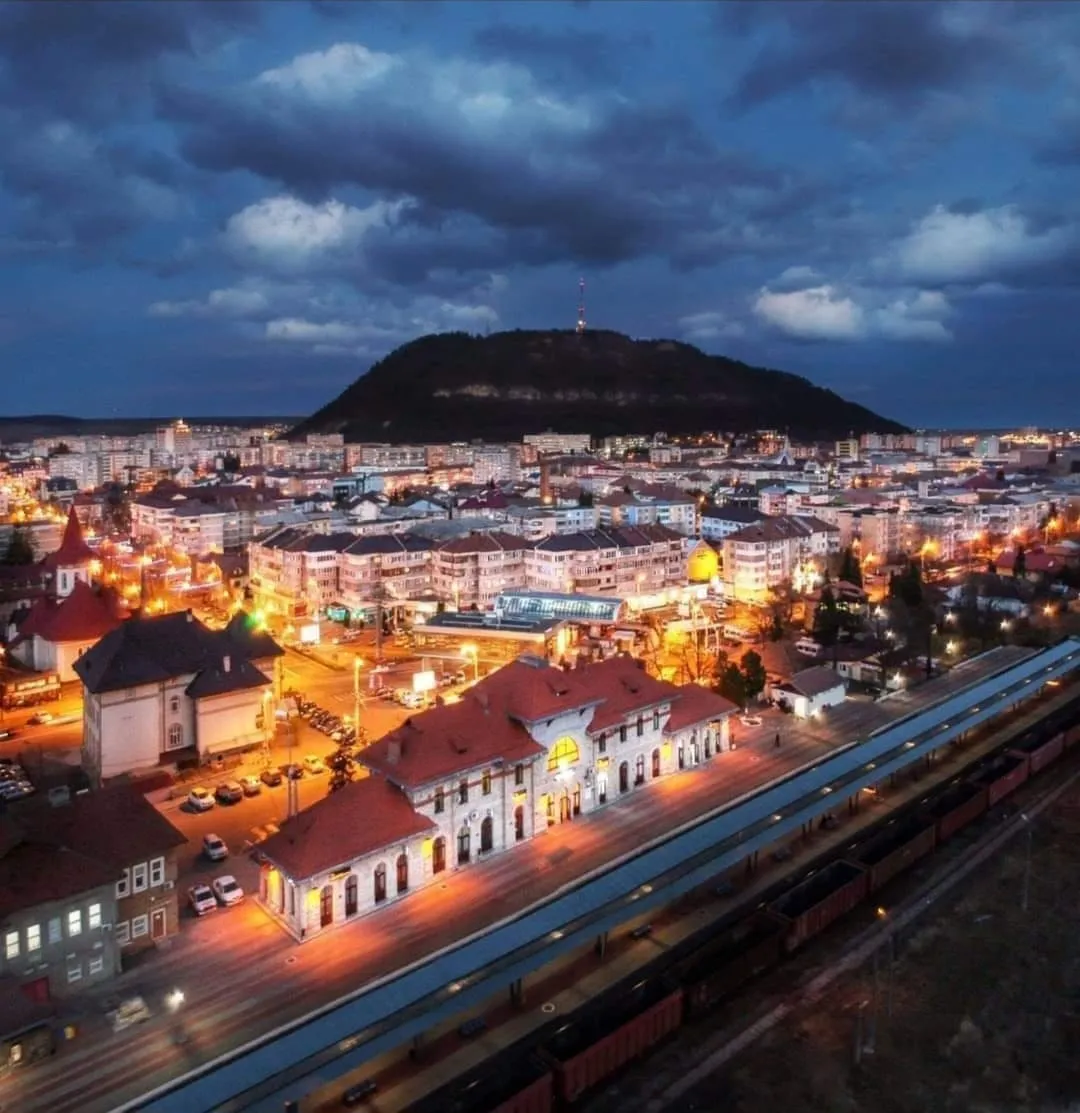 Piatra-Neamț, seara